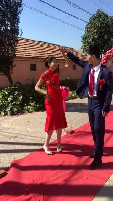 山村开局娶村花,娶得村花，开启幸福新篇章